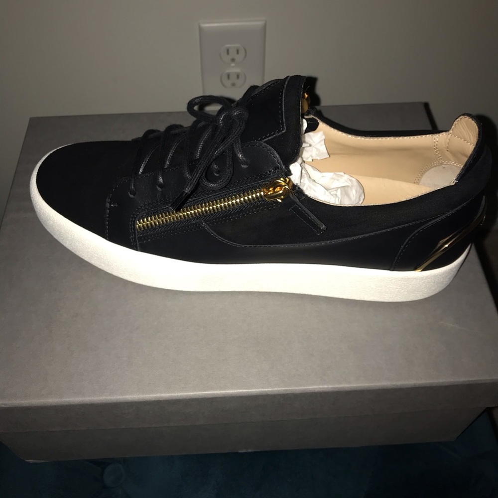 Black Suede Giuseppes sz 12 og all Brand New